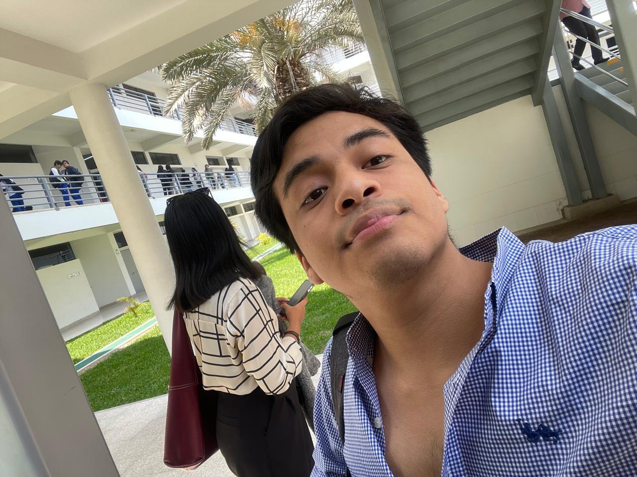 Creación del Centro Comercial Aguirre: Innovación con Inteligencia Artificial